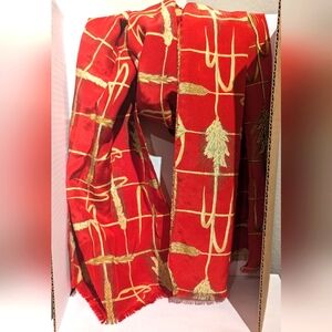 100% Sill‎ Scarf
